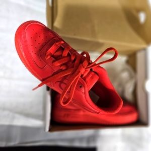 Youth 4.5 Red Uptown Nikes